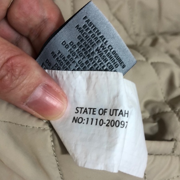 EUC FREE COUNTRY zip up quilted with pockets - Picture 8 of 8